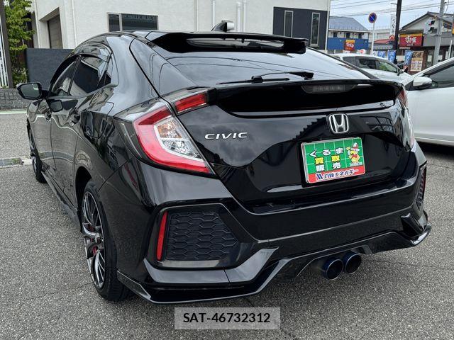 Honda CIVIC 2018-05 8313709-2