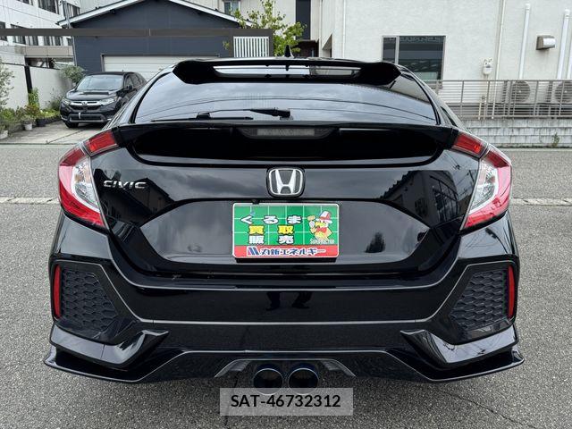 Honda CIVIC 2018-05 8313709-5