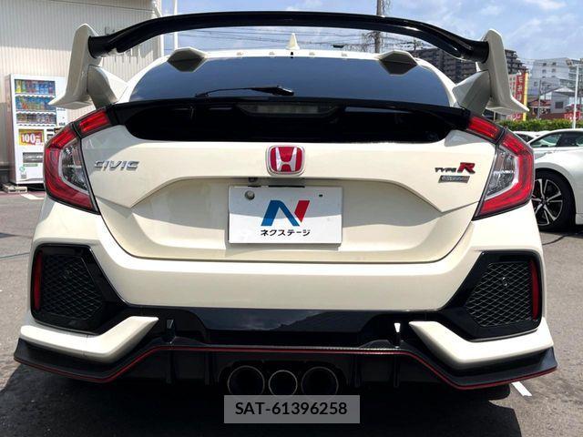 Honda CIVIC 2017-09 8313684-14