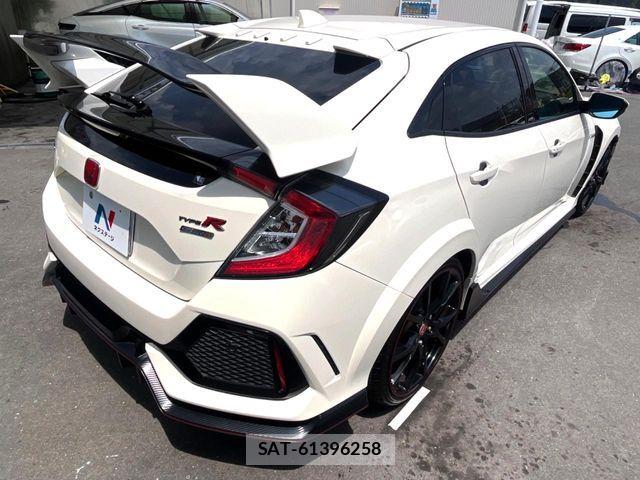Honda CIVIC 2017-09 8313684-16