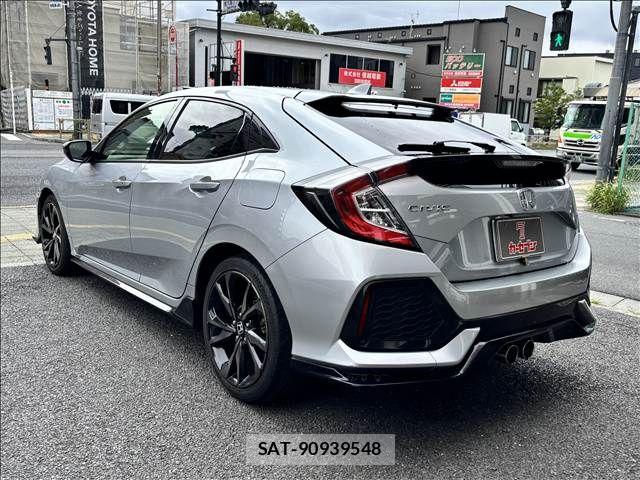 Honda CIVIC 2018-04 8313710-11