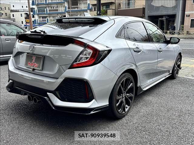 Honda CIVIC 2018-04 8313710-13