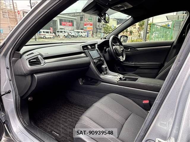 Honda CIVIC 2018-04 8313710-17