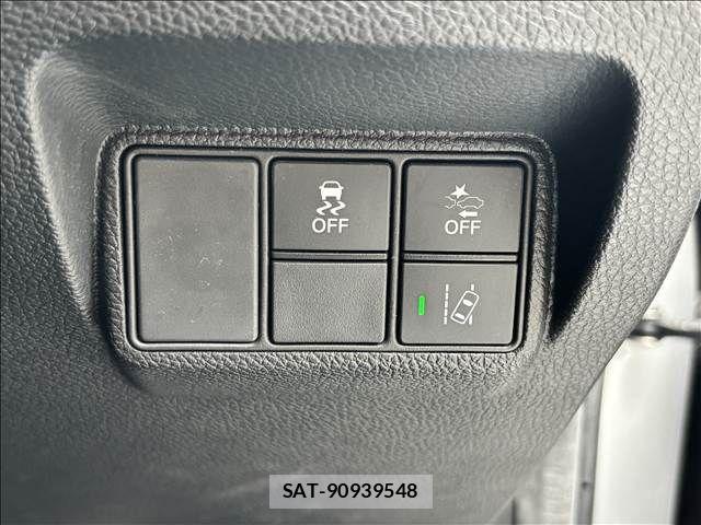 Honda CIVIC 2018-04 8313710-25
