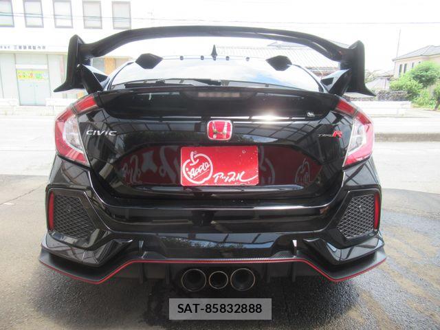 Honda CIVIC 2019-05 8313683-11