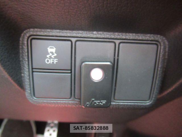 Honda CIVIC 2019-05 8313683-23