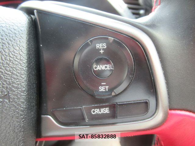 Honda CIVIC 2019-05 8313683-24