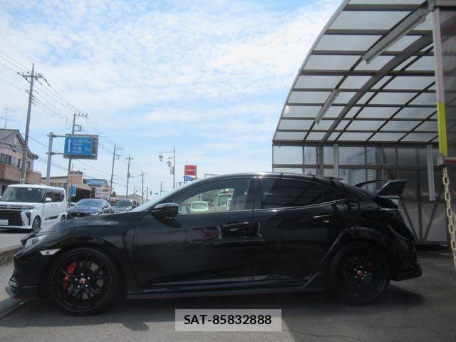 Honda CIVIC 2019-05 8313683-3