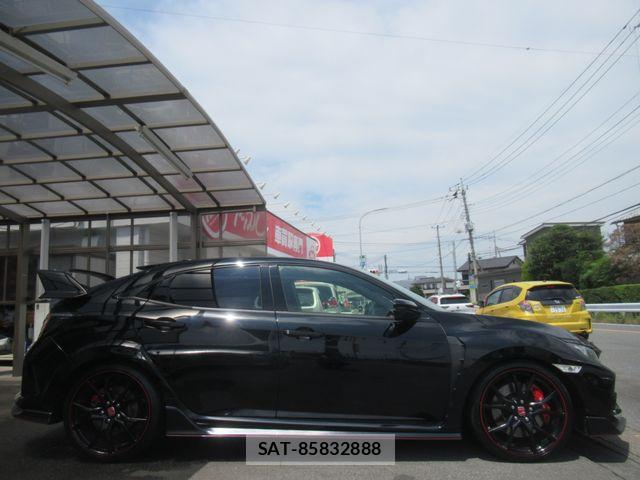 Honda CIVIC 2019-05 8313683-4
