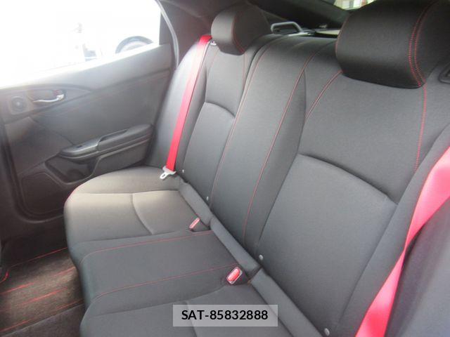 Honda CIVIC 2019-05 8313683-7