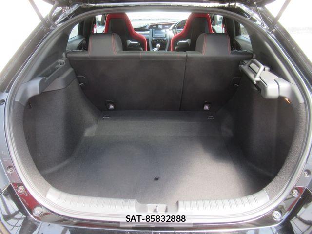 Honda CIVIC 2019-05 8313683-8