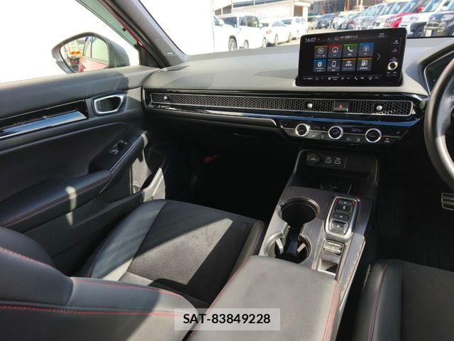 Honda CIVIC 2023-10 8313686-8