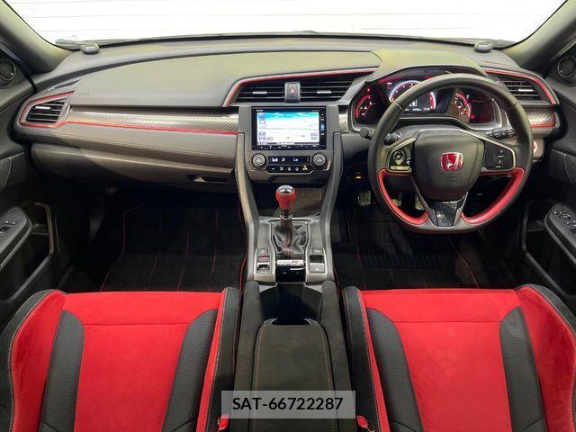 Honda CIVIC 2018-03 8313682-1