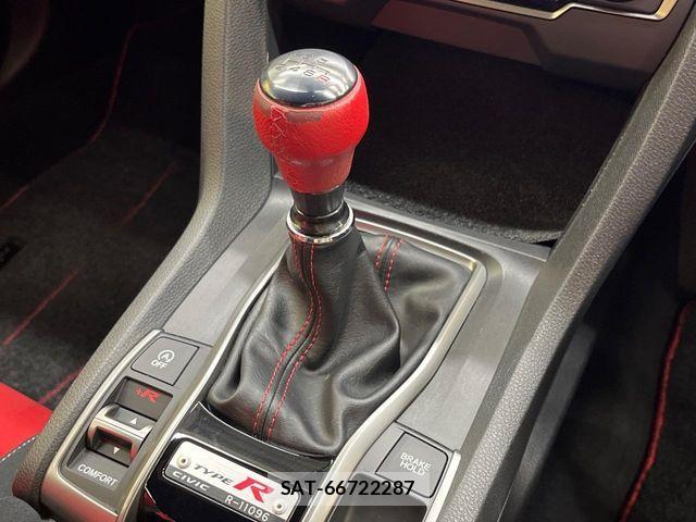 Honda CIVIC 2018-03 8313682-6