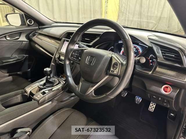 Honda CIVIC 2018-08 8335237-9