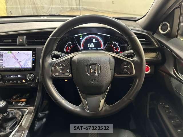 Honda CIVIC 2018-08 8335237-10