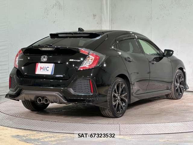 Honda CIVIC 2018-08 8335237-5