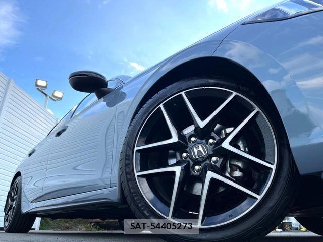 Honda CIVIC 2023-12 8335235-13