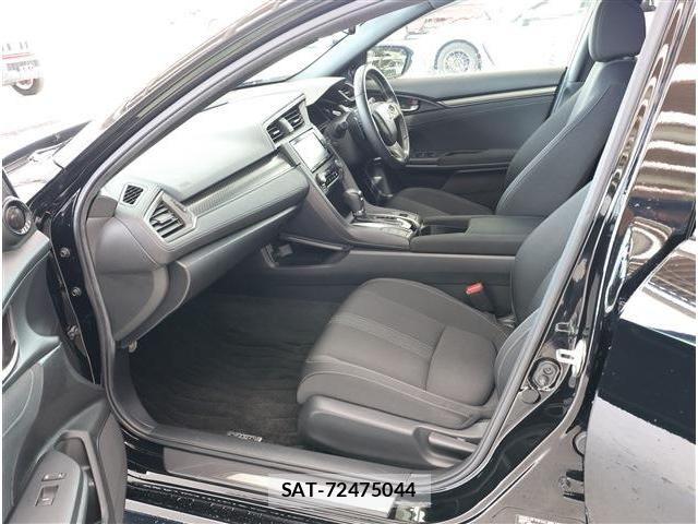 Honda CIVIC 2018-06 8335239-16
