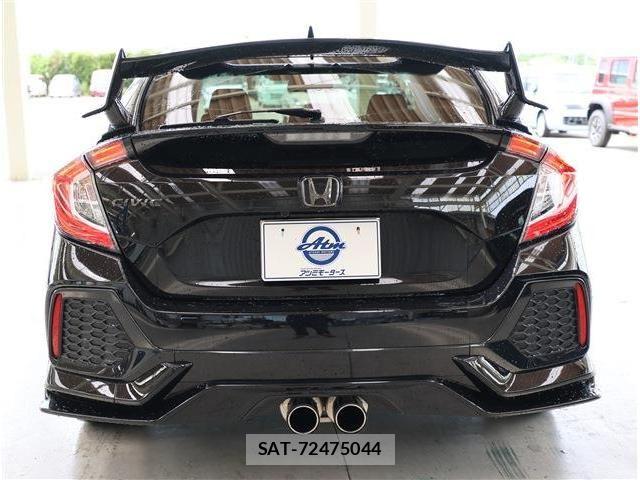 Honda CIVIC 2018-06 8335239-23