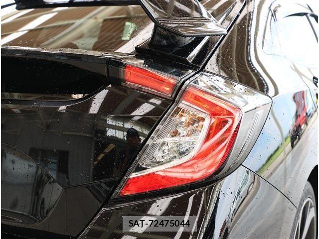 Honda CIVIC 2018-06 8335239-27