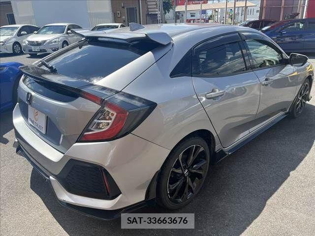 Honda CIVIC 2017-11 8354152-15