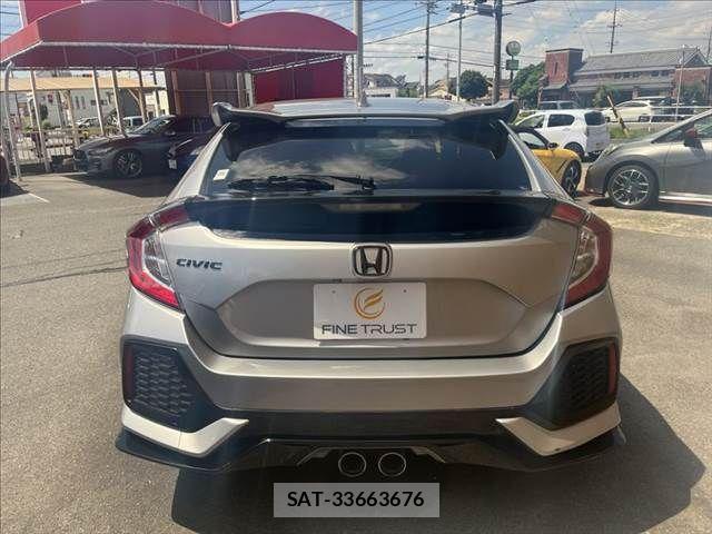 Honda CIVIC 2017-11 8354152-16