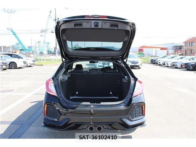 Honda CIVIC 2018-04 8365158-14