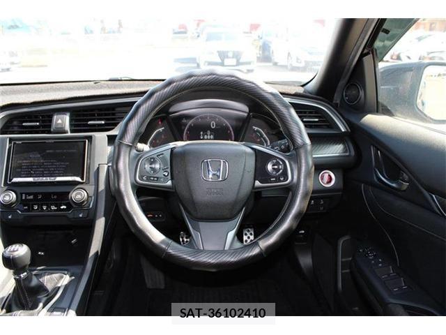 Honda CIVIC 2018-04 8365158-15