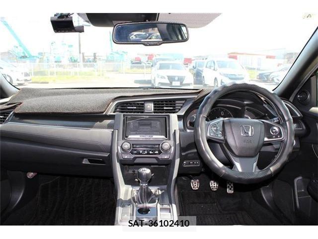 Honda CIVIC 2018-04 8365158-16