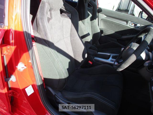 Honda CIVIC 2025-06 8365151-12