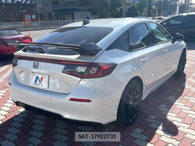 Honda CIVIC 2025-11 8365154-16