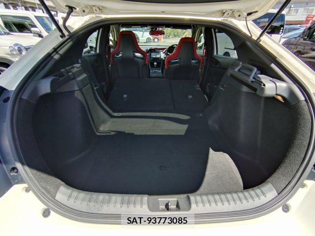 Honda CIVIC 2019-08 8365157-19