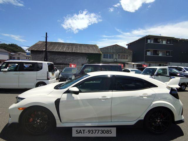 Honda CIVIC 2019-08 8365157-5