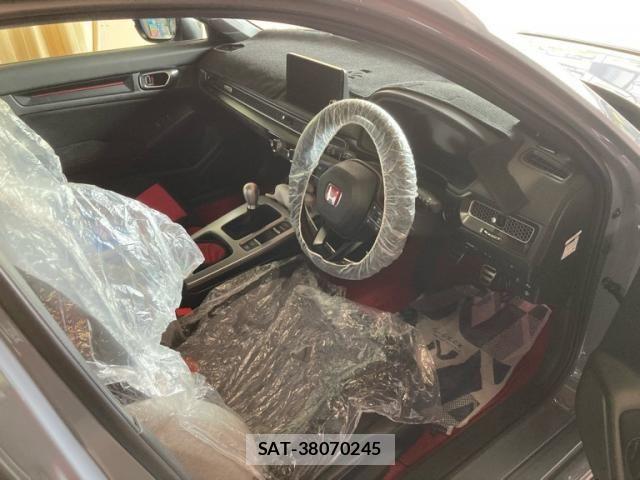 Honda CIVIC 2024-10 8365152-11