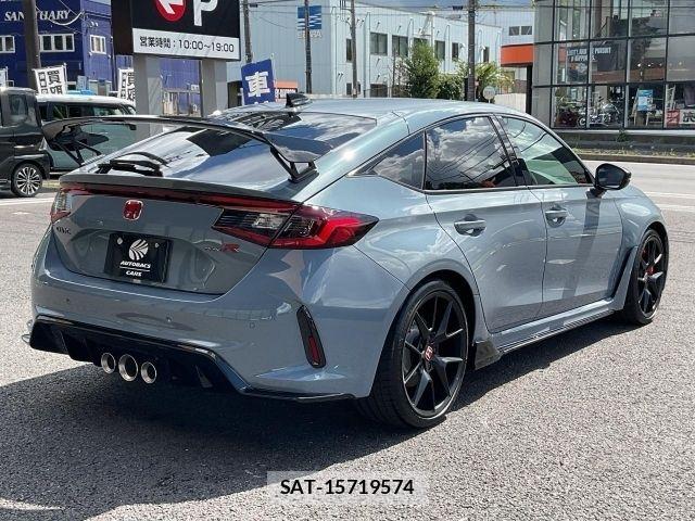 Honda CIVIC 2024-04 8411647-18