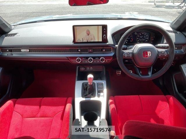 Honda CIVIC 2024-04 8411647-1