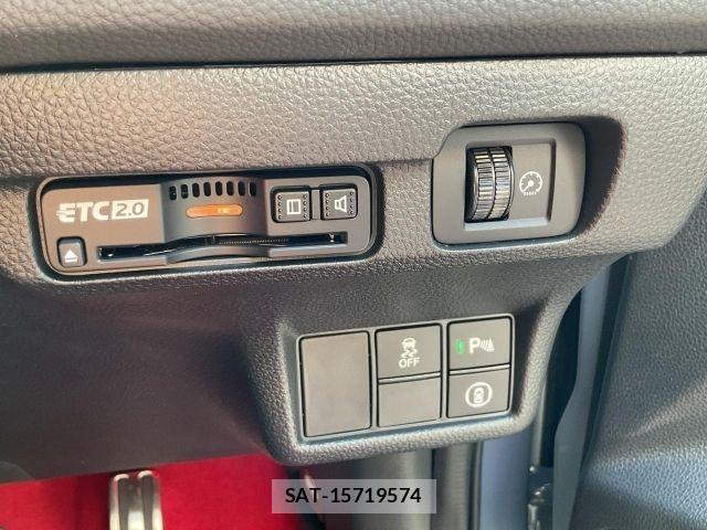 Honda CIVIC 2024-04 8411647-20