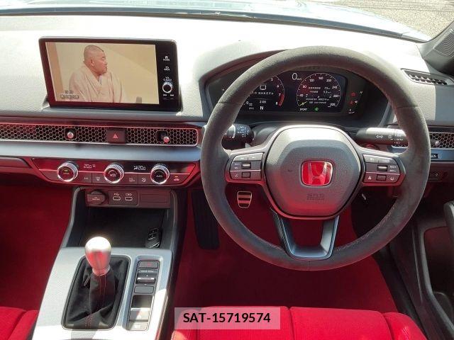 Honda CIVIC 2024-04 8411647-7
