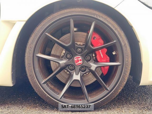 Honda CIVIC 2024-12 8411646-13