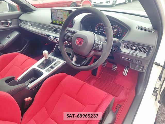 Honda CIVIC 2024-12 8411646-15