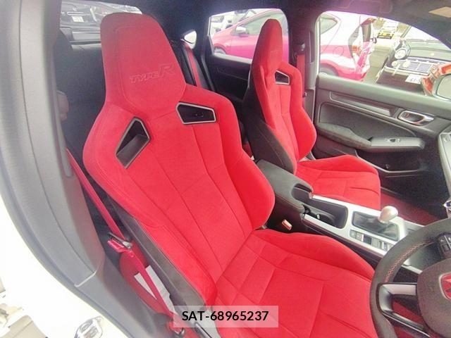 Honda CIVIC 2024-12 8411646-17