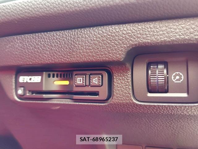 Honda CIVIC 2024-12 8411646-19