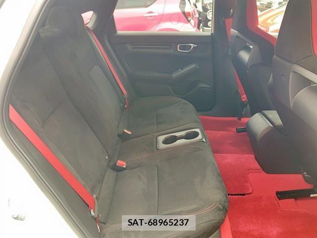 Honda CIVIC 2024-12 8411646-27