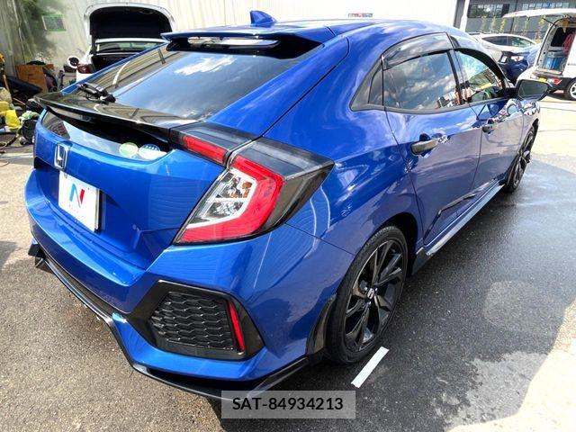 Honda CIVIC 2018-01 8437999-16