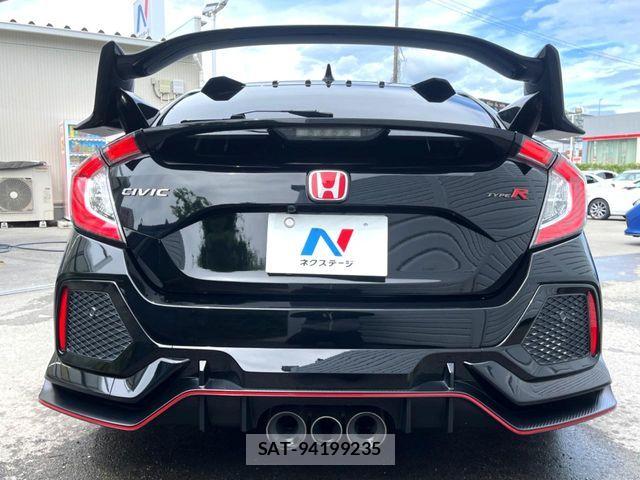 Honda CIVIC 2018-11 8437998-13