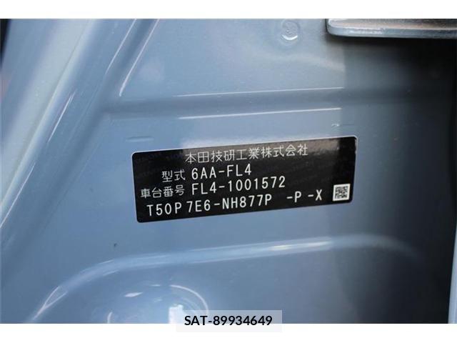 Honda CIVIC 2022-10 8485159-29