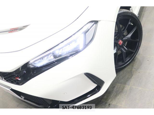 Honda CIVIC 2025-11 8524061-24