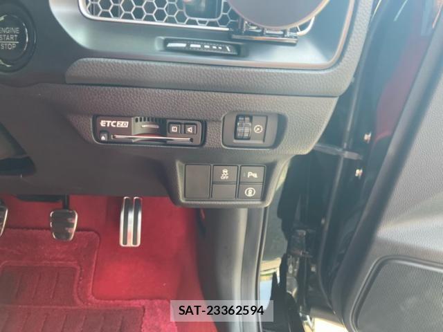 Honda CIVIC 2024-12 8561432-15