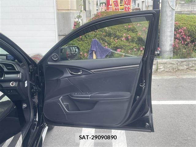 Honda CIVIC 2019-07 8561440-28